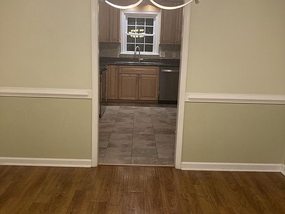 4th image of 1709 Everest Cir