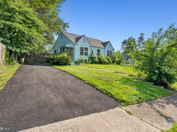 3040 Westfall Pl, Falls Church, VA 22042