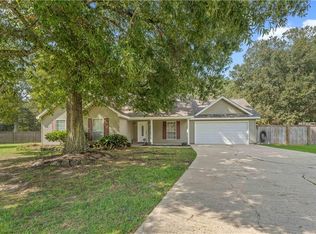 23035 Country River Dr, Ponchatoula, LA 70454