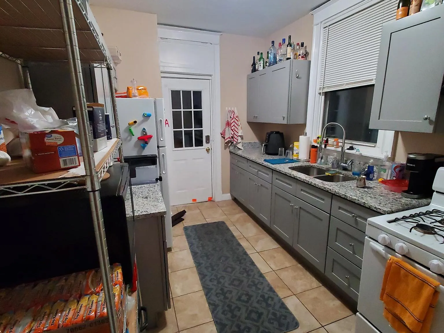 3 bed, 2.5 bath, 1415 sqft, $2,200 — Photo 1