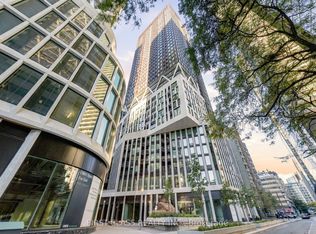 238 Simcoe St #401, Toronto, ON M5T 0E2