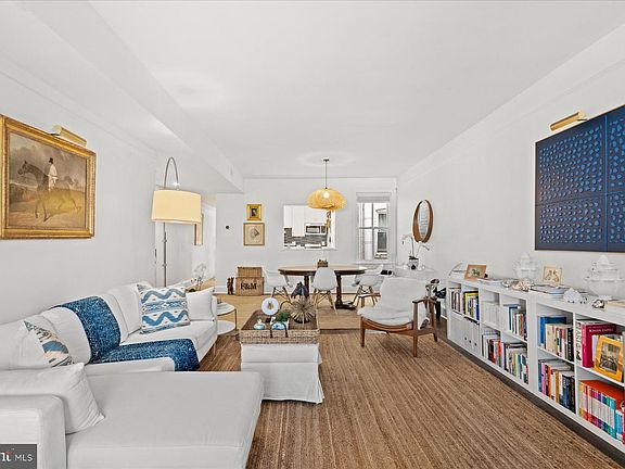 3rd image of 3022 R St NW Unit 1/2