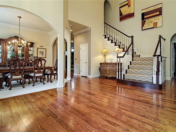 3rd image of 1825 N Trillium Ln