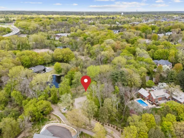 445 Bovey Rd, Wayzata, MN 55391