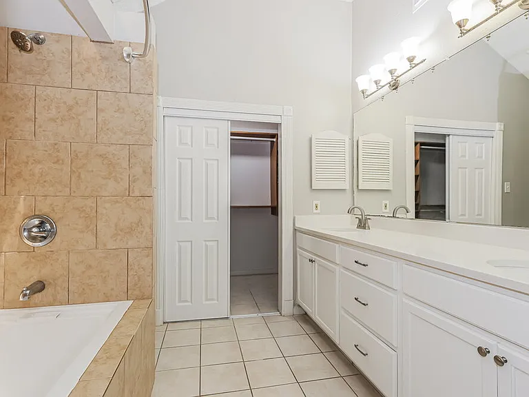 24 S Rain Forest Ct — Photo 13