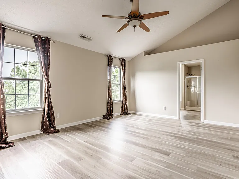 6765 Woodcliff Cir — Photo 22