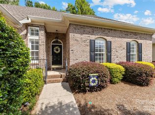 2910 Windsor Meadow Ln, Matthews, NC 28105