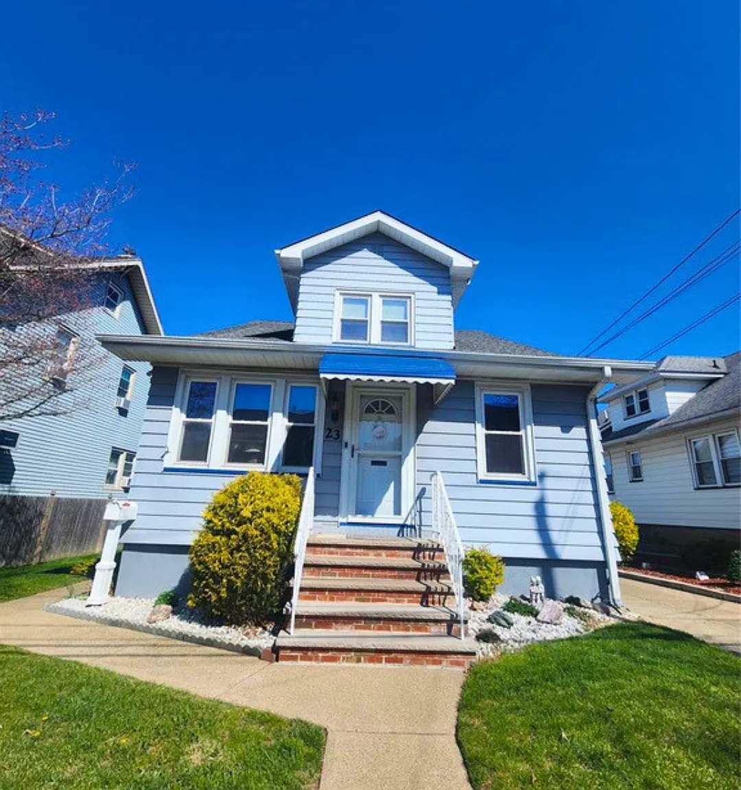 2 bed, $2,450 — Photo 1