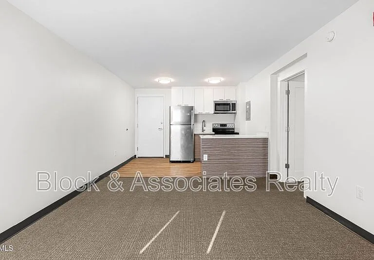 5104 Hollyridge Dr #103 — Photo 17