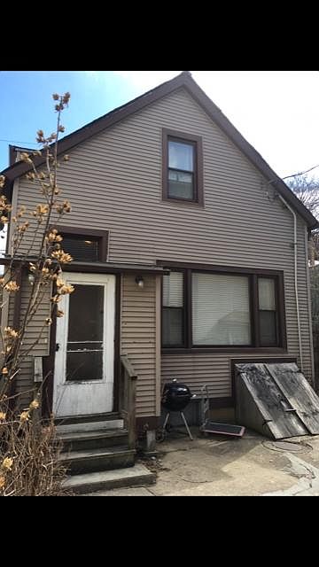 1st image of 3939 N Paulina St APT Coach