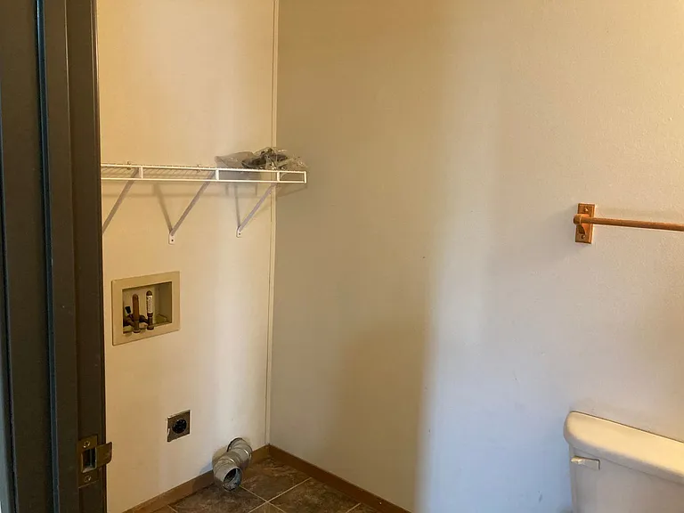 1170 Dodds Dr — Photo 21