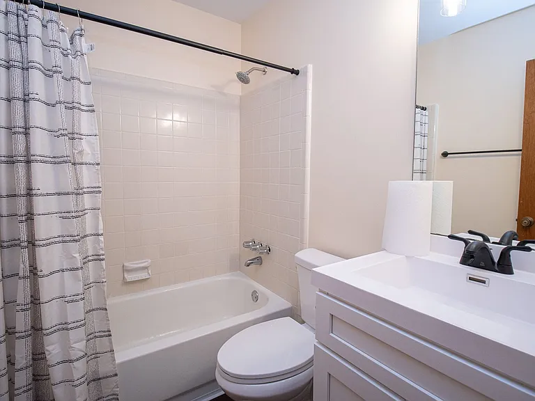 140 Land Of Lakes Cir — Photo 13