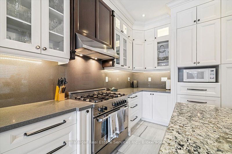 Burlington House for rent - 5 Bedrooms — photo 17