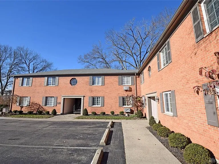 5359 Dunmore Dr — Photo 1