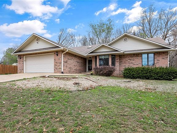 2nd image of 8 Monikie Cir
