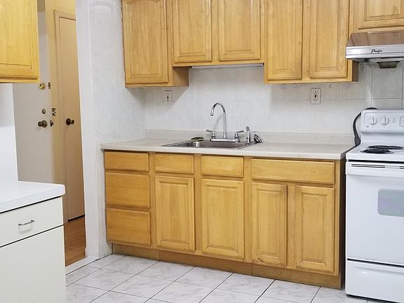 5th image of 43 Avenue 223 St #2