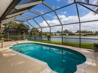 1430 Monarch Cir, Naples, FL 34116