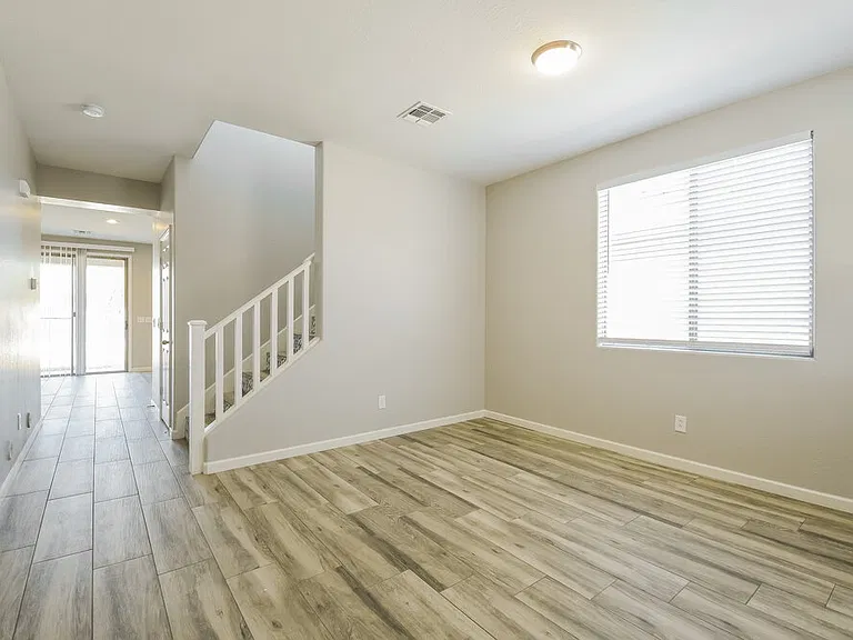 27424 N 54th Ln — Photo 5