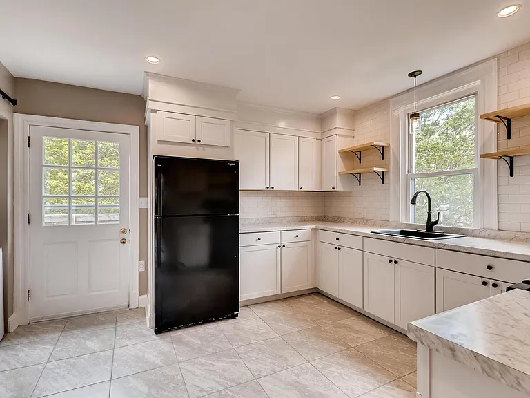 36 E Burke Ave #1 — Photo 7
