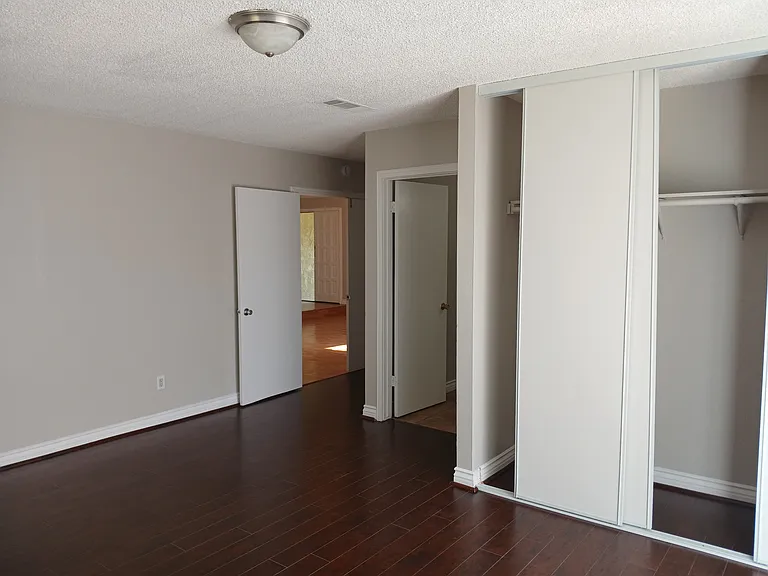 378 E Mariana St — Photo 20