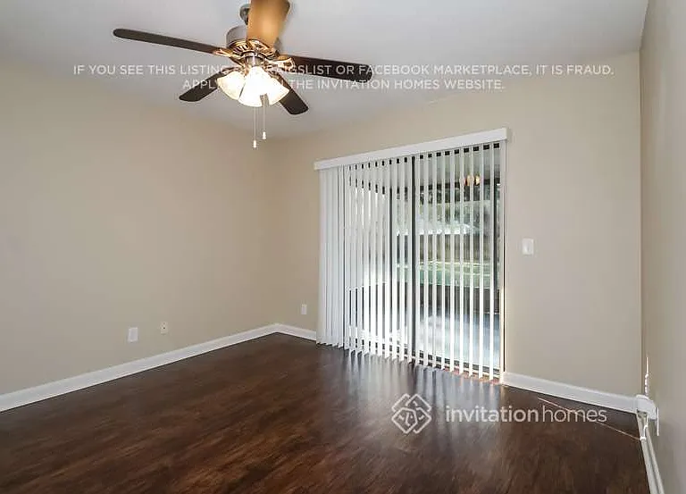 1661 New London St — Photo 11