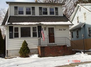 38 4th St, Ridgefield Park, NJ 07660