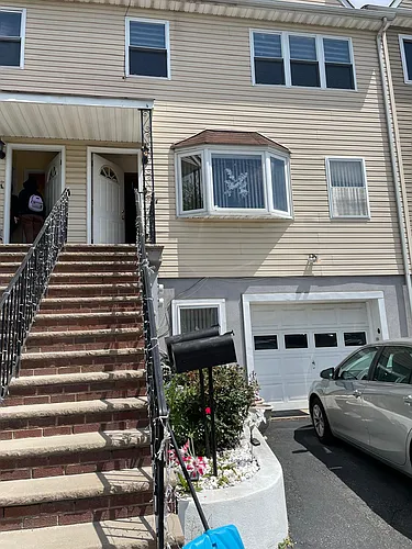 194 Sherman Ave #2 Photo 1
