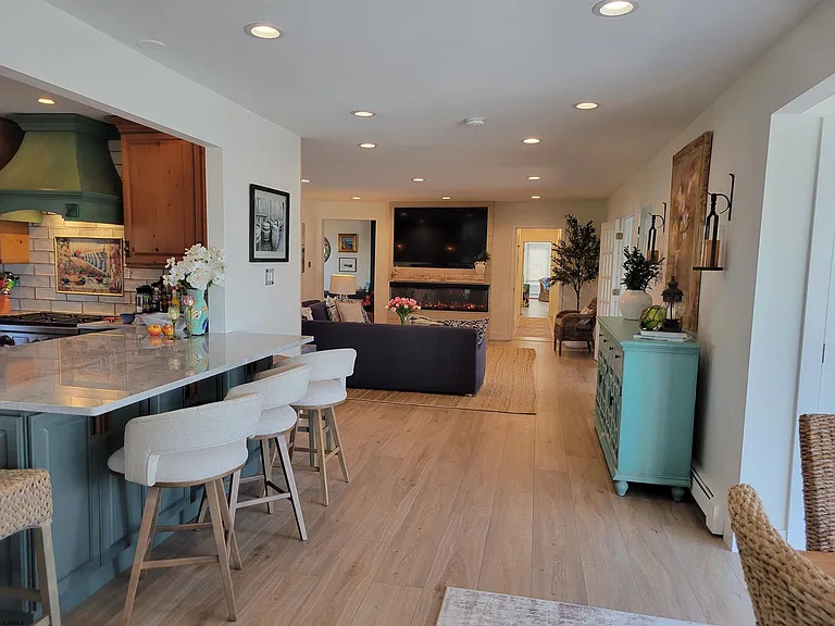 8601 Fulton Ave — Photo 13