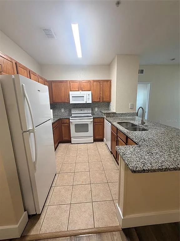 2 bed, 2.0 bath, 1046 sqft, $1,690 — Photo 4