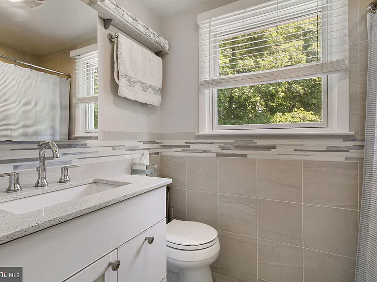 9504 Wadsworth Dr — Photo 28