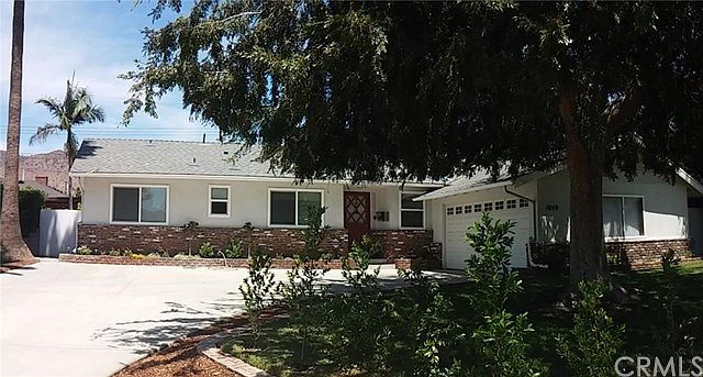1st image of 1049 E Leadora Ave