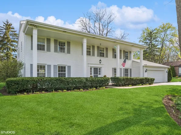 1377 Arcady Dr, Lake Forest, IL 60045