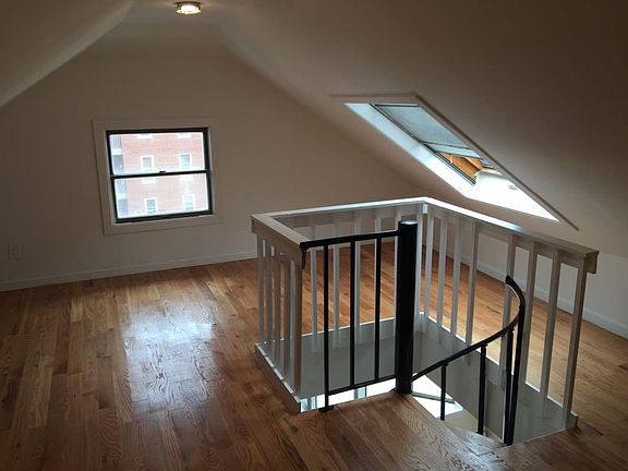 4th image of 131 Beach 122nd St #3