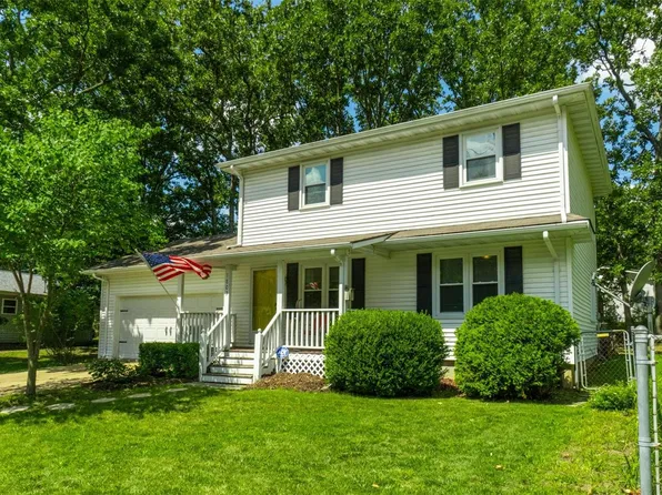 1803 McCutchen Rd, Rolla, MO 65401