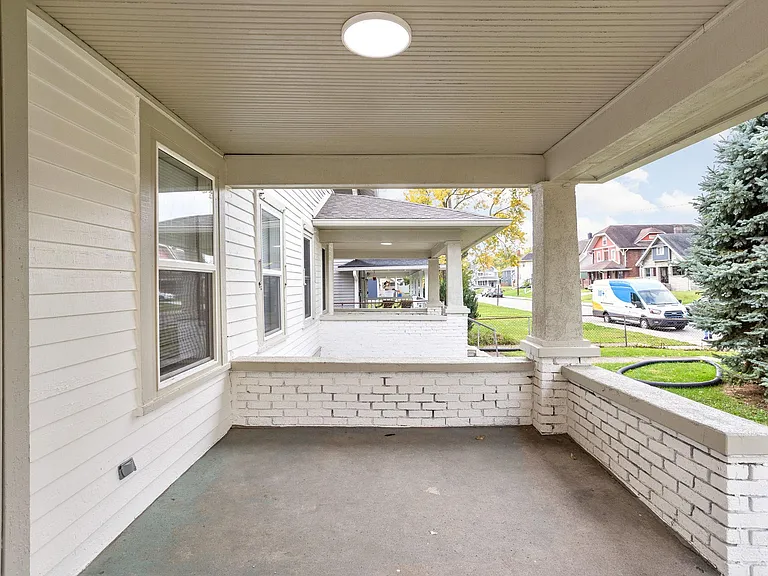 3247 N Park Ave — Photo 19