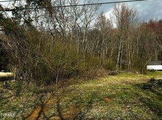 1042 W Vann Rd, Greeneville, TN 37743