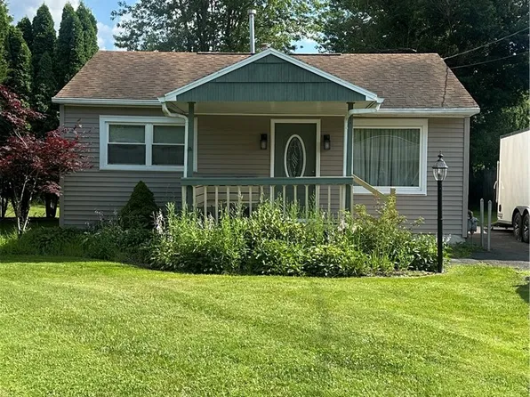 5860 Reis Dr, Cicero, NY 13039