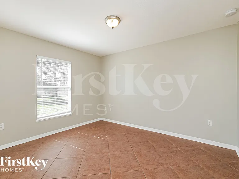 1120 NW 11th Pl — Photo 14