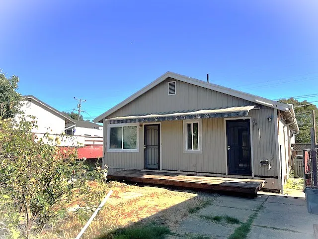 3 bed, 1500 sqft, $2,995 — Photo 3