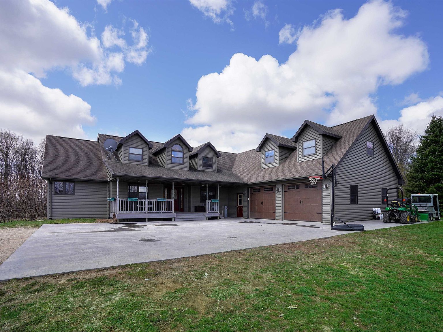 N2243 High Ridge Ln, New London, WI 54961 Zillow