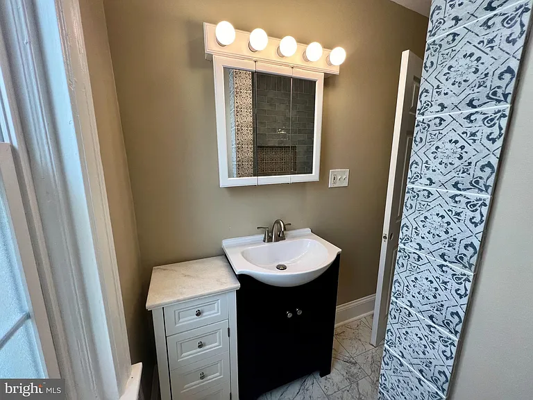 40 Lincoln Ave — Photo 9