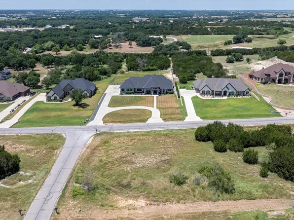 200 Martin Dr, Granbury, TX 76049