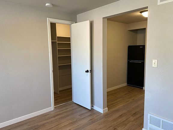 4th image of 2517 W Wardcliffe Dr APT F