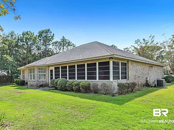 4th image of 8408 Pinewood Dr