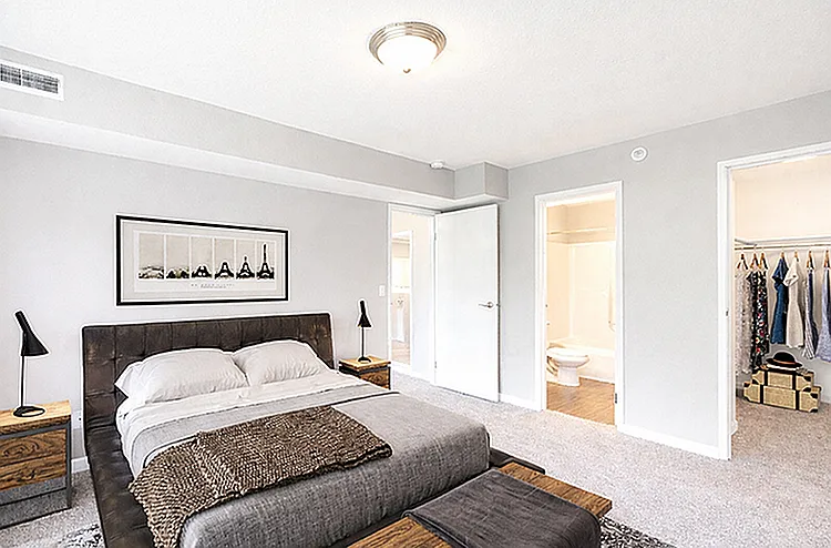 Central Park Apartments — Photo 10
