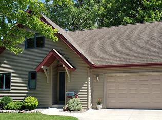 705 Fairway Dr, Sheboygan, WI 53081