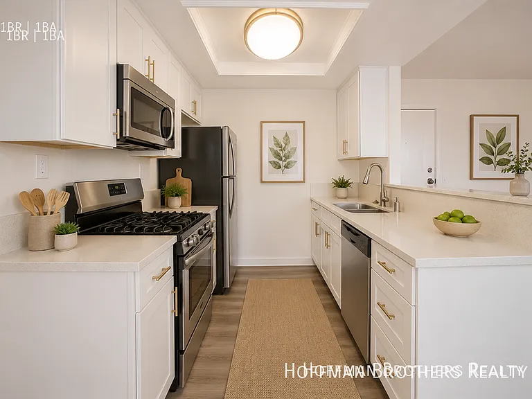 1533 N Martel Ave #205 — Photo 2