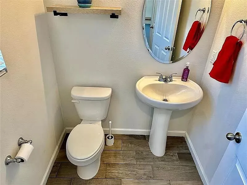 3 bed, 2.5 bath, 1957 sqft, $2,290 — Photo 4
