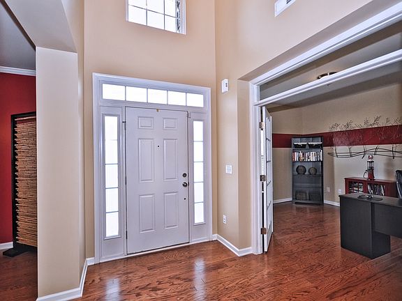 3rd image of 2438 Chatham Dr