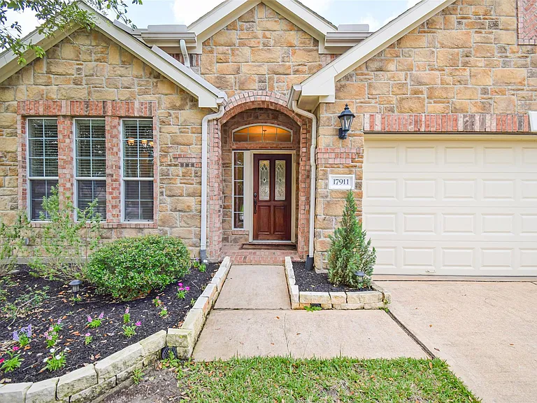 17911 Serene Shore Dr — Photo 6